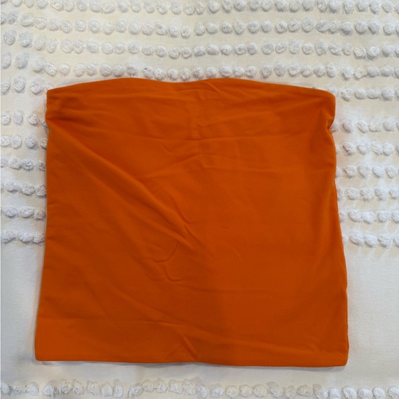 Aritzia Tops - Aritzia Contour Tube Top